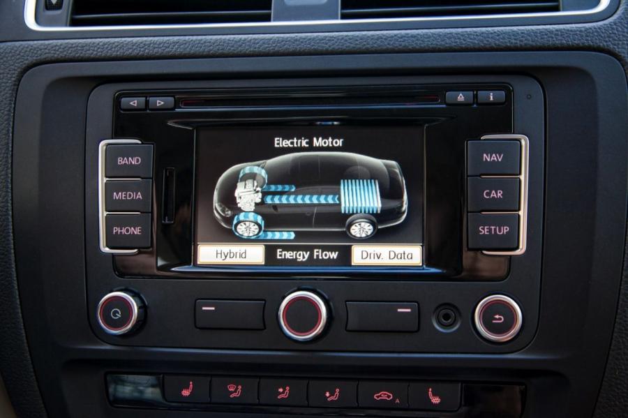  Volkswagen Jetta Hybrid 2012 года  (фото 30 из 133)